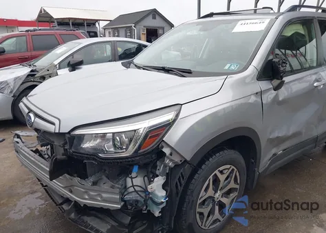 2020 Subaru Forester Premium из США, поврежденный, VIN JF2SKAJC7LH489683